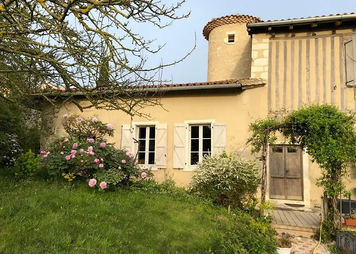 בית נופש La Tour Barbacane Alan